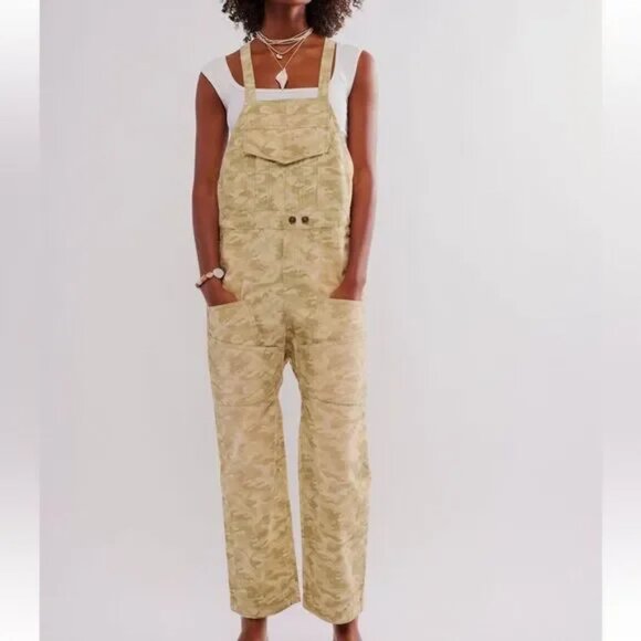 013 Free People We the Free The Way it Goes Harem Overalls NWT Camo Size Small - Picture 3 of 8